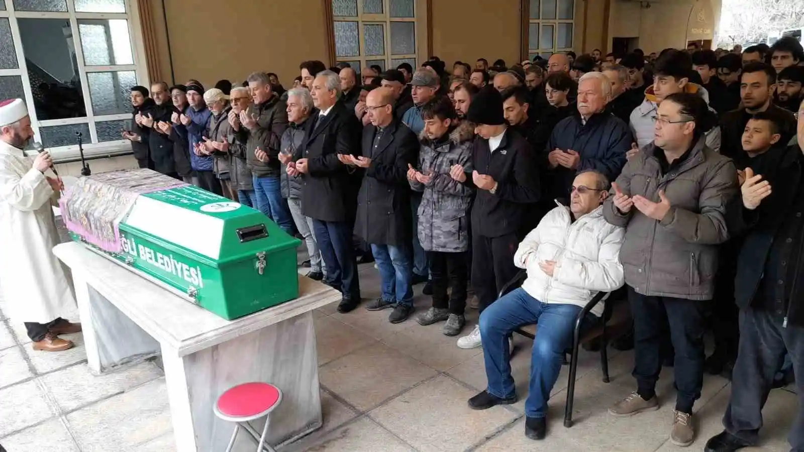 Ereğlili Burcu öğretmen gözyaşları arasında toprağa verildi