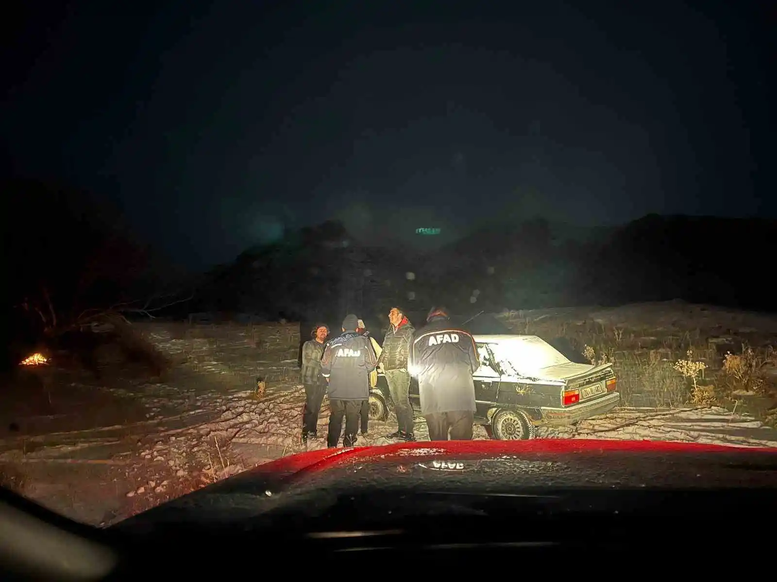 Erzincan’da karda mahsur kalan 3 kişi kurtarıldı