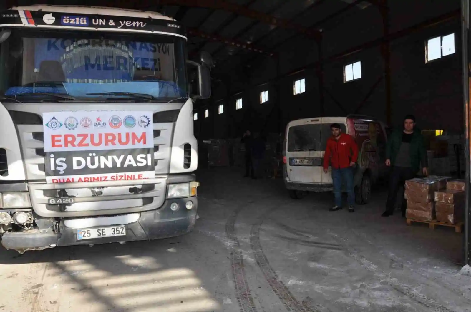 Erzurum iş dünyasının yardımları aralıksız sürüyor