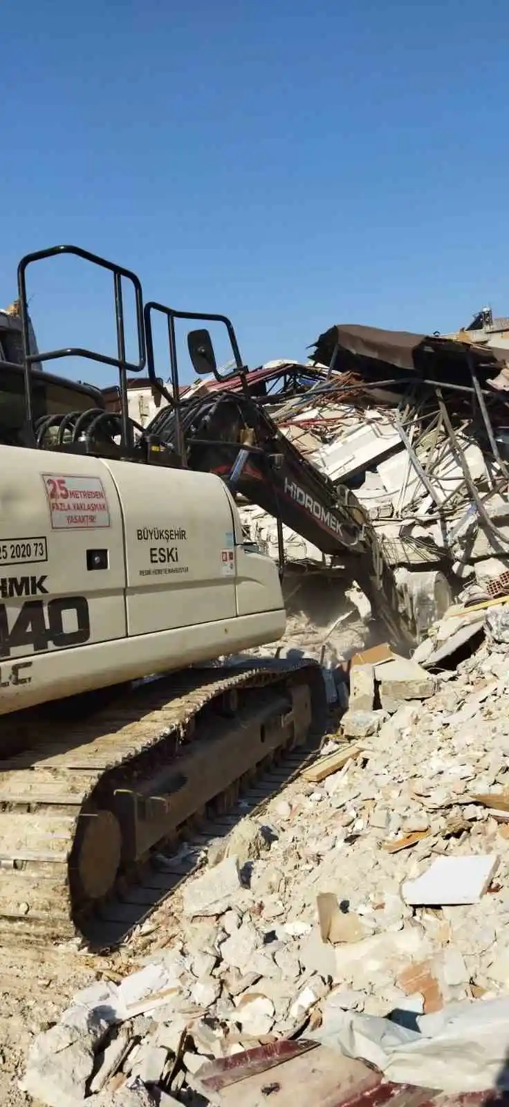 ESKİ, 70 personel ve 21 iş makinası ile deprem bölgesinde
