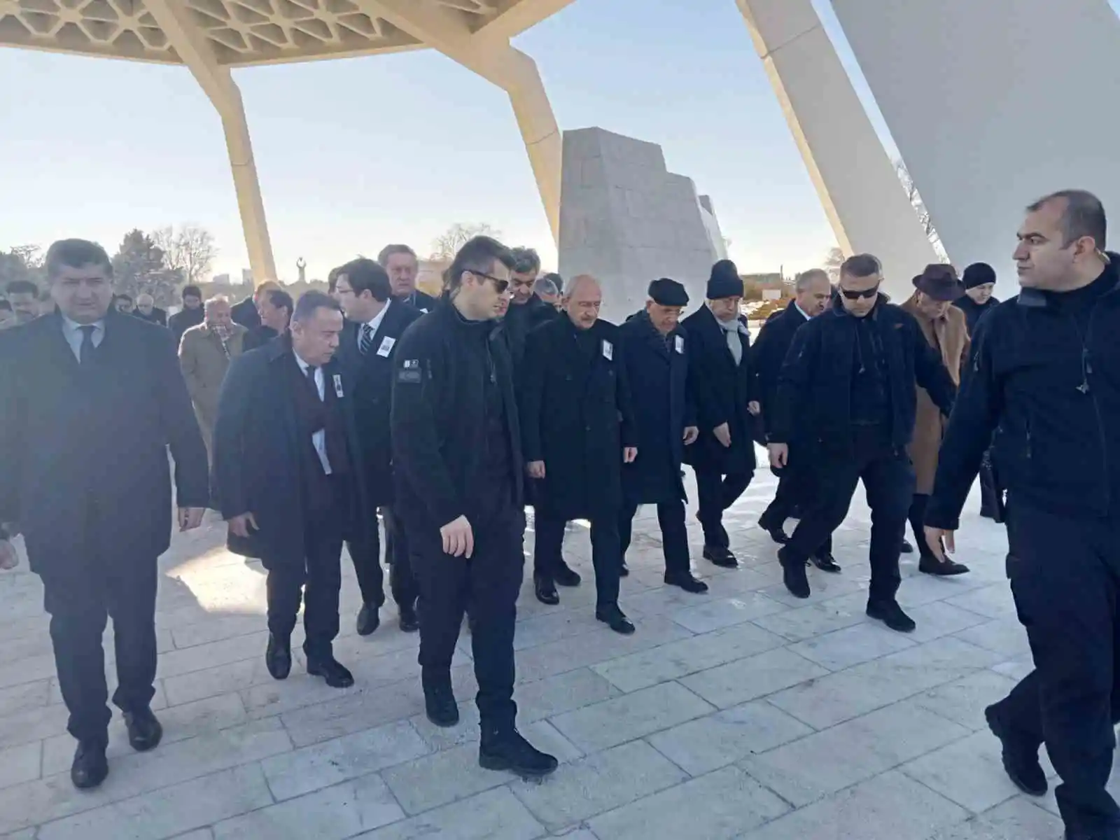 Eski CHP Genel Başkanı Baykal, Devlet Mezarlığında toprağa verildi