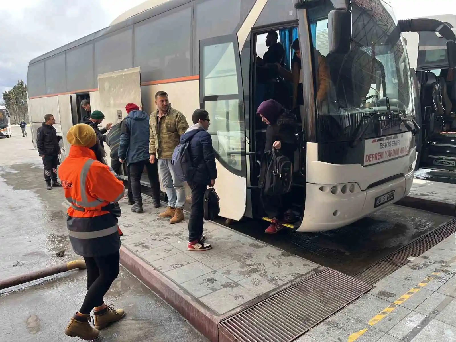 Eskişehir’e gelen depremzedeler o anları gözyaşları ile anlattı