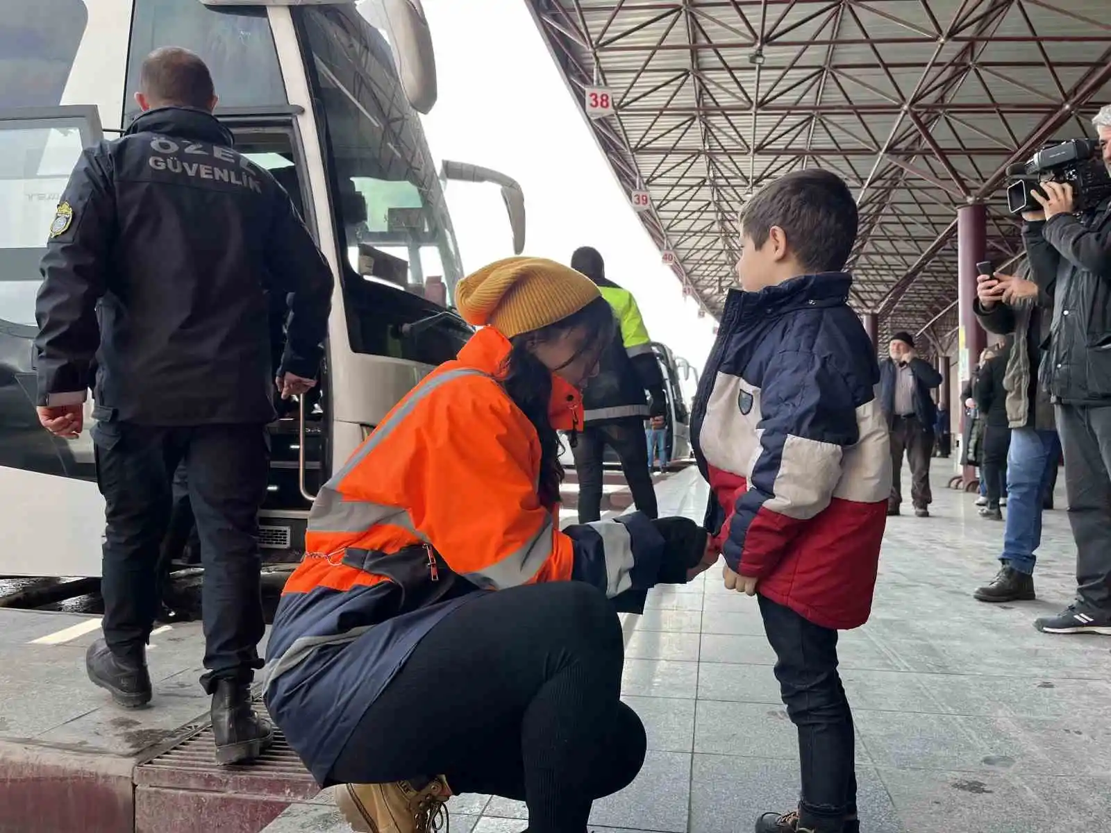Eskişehir’e gelen depremzedeler o anları gözyaşları ile anlattı