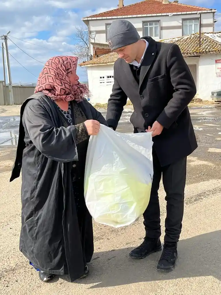 Ev hanımlarından depremzedelere yardım eli