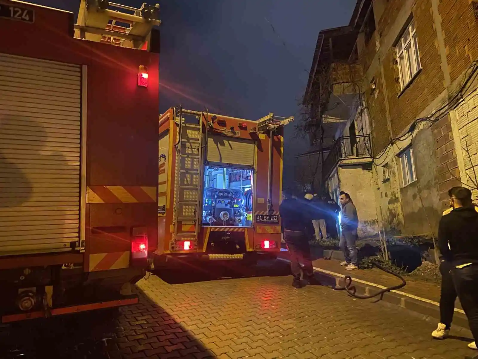 Evde çıkan yangın paniğe sebep oldu