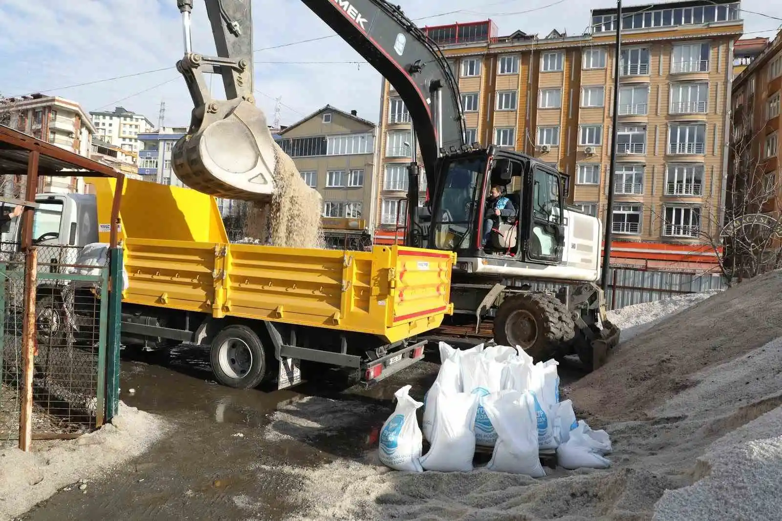 Eyüpsultan Belediyesi karla mücadele hazırlıklarını tamamladı
