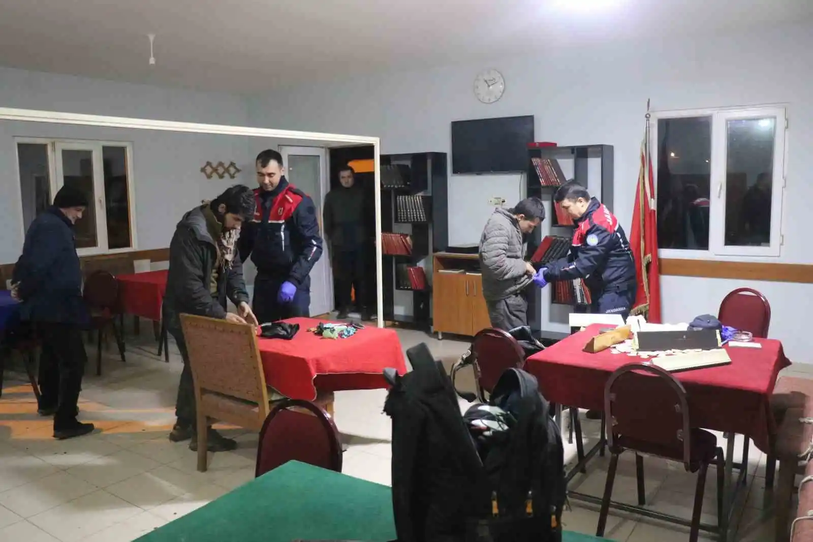 Film gibi olay: 200 yabancı uyruklu şahsı İstanbul diye Sakarya’ya getirdi