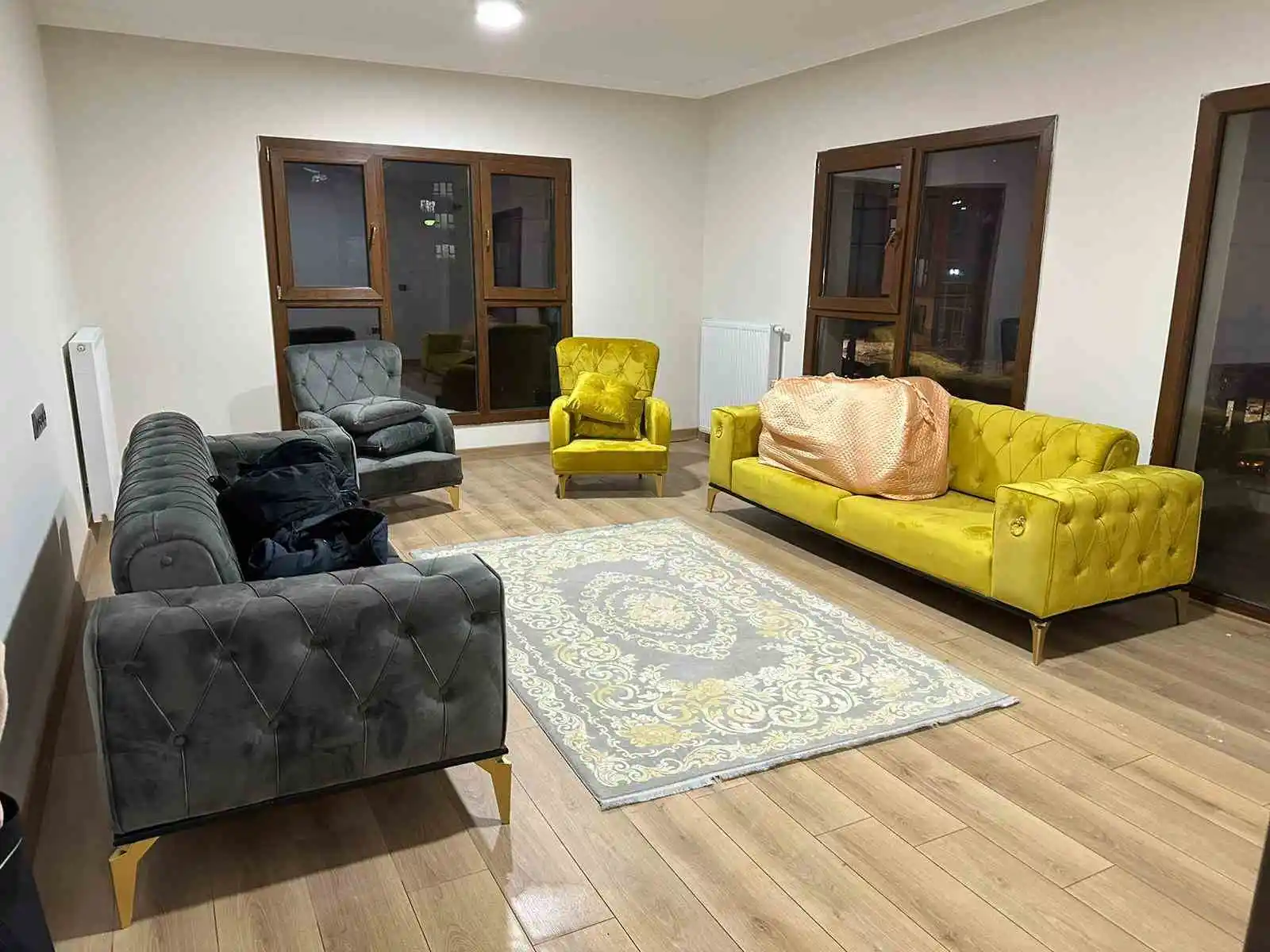 Fırsatçılara örnek olacak davranış, evlerini depremzedelere ücretsiz tahsis ettiler