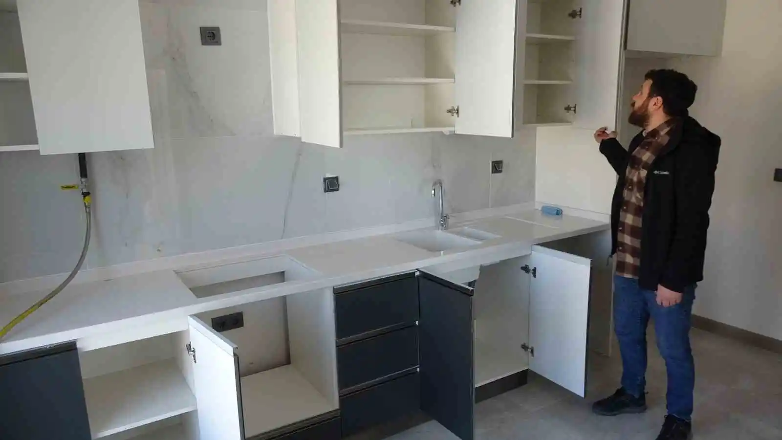 Fırsatçılara örnek olacak davranış, evlerini depremzedelere ücretsiz tahsis ettiler
