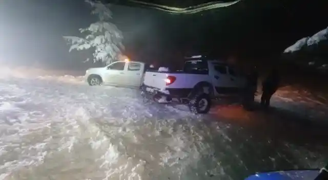 Fırtınada mahsur kalan 16 vatandaş ekiplerce kurtarıldı