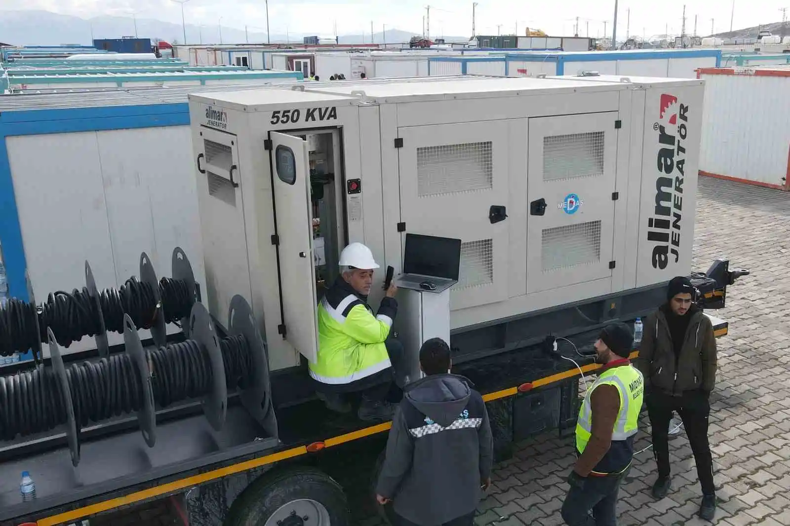 Gaziantep’te 80 bin vatandaşın geçici barınması için 11 noktada 17 bin 27 çadır kuruldu