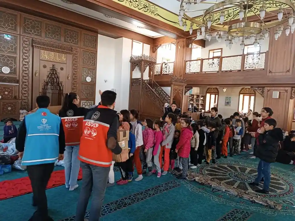 Gaziantep'te deprem mağduru çocuklar için camilerde etkinlikler düzenleniyor
