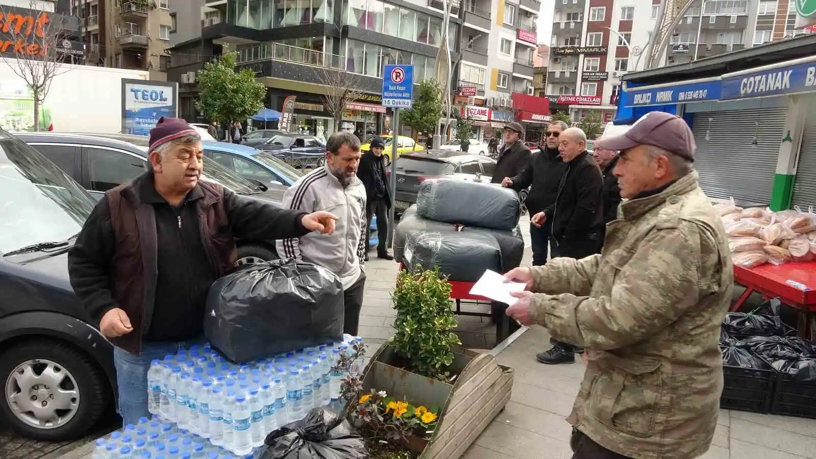 Giresunlu balıkçılar bu kez depremzedelere yardım için “Vira bismillah” dedi