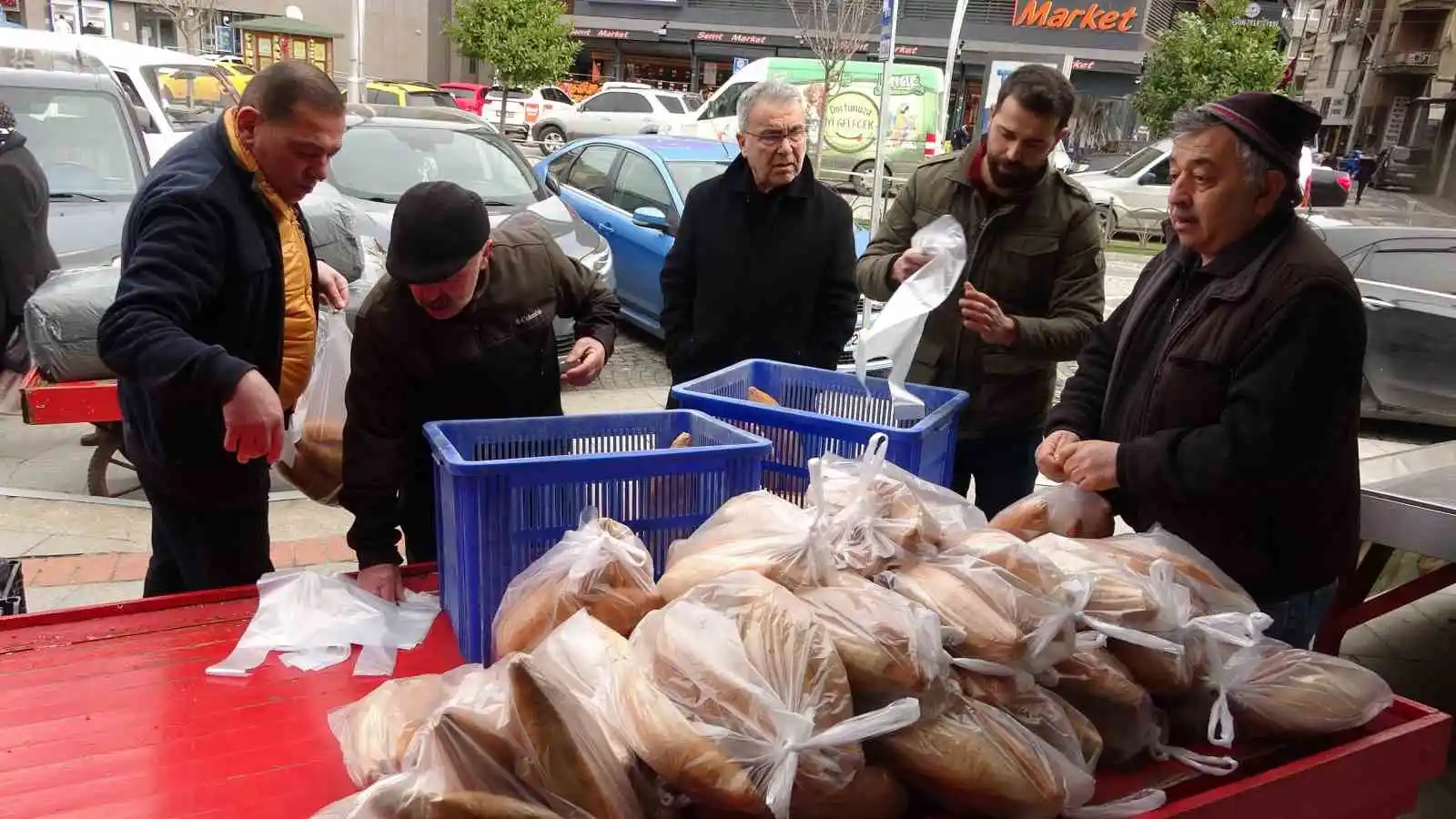 Giresunlu balıkçılar bu kez depremzedelere yardım için “Vira bismillah” dedi