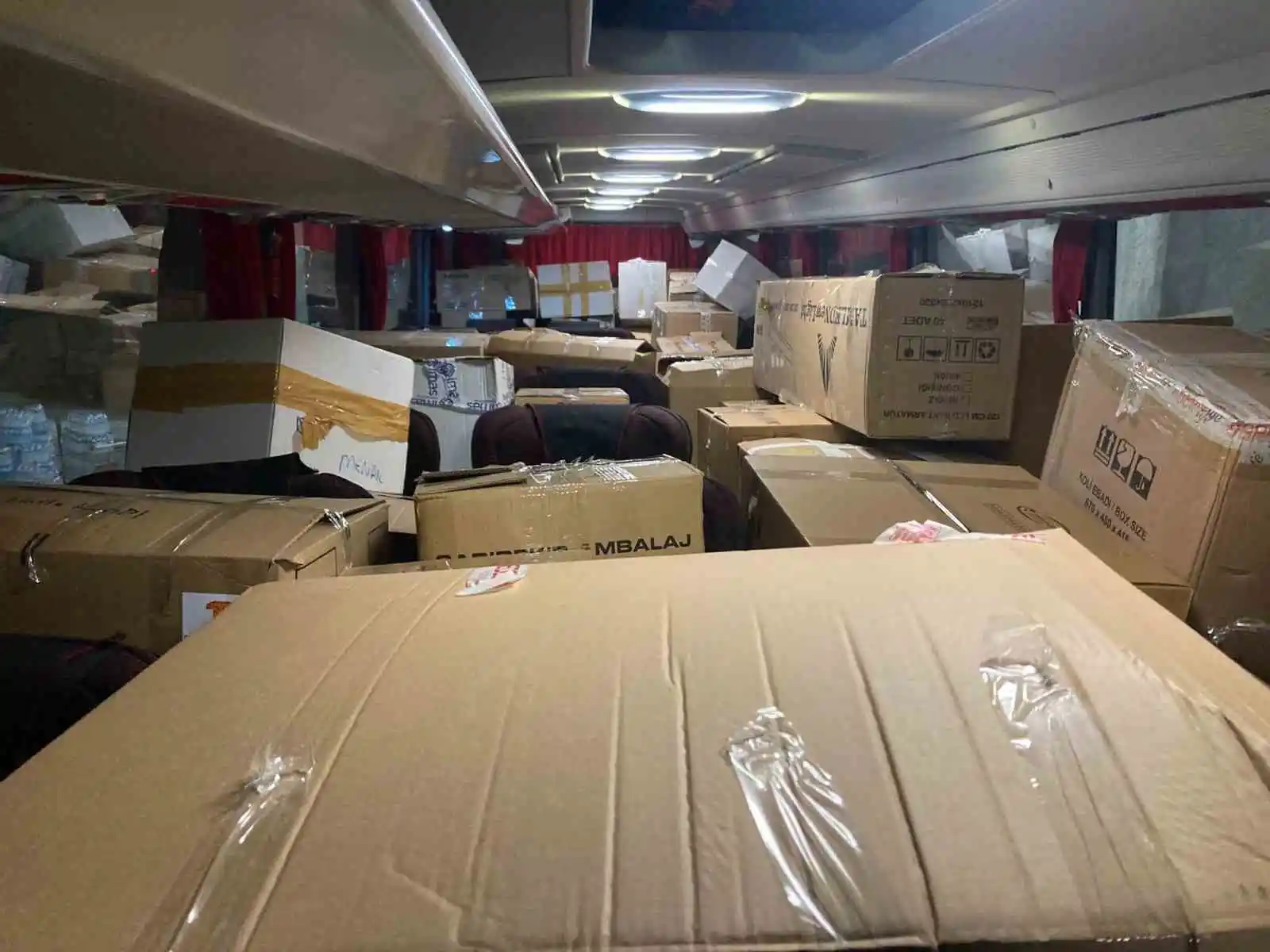 Göztepe’nin yardım tırları yola çıktı