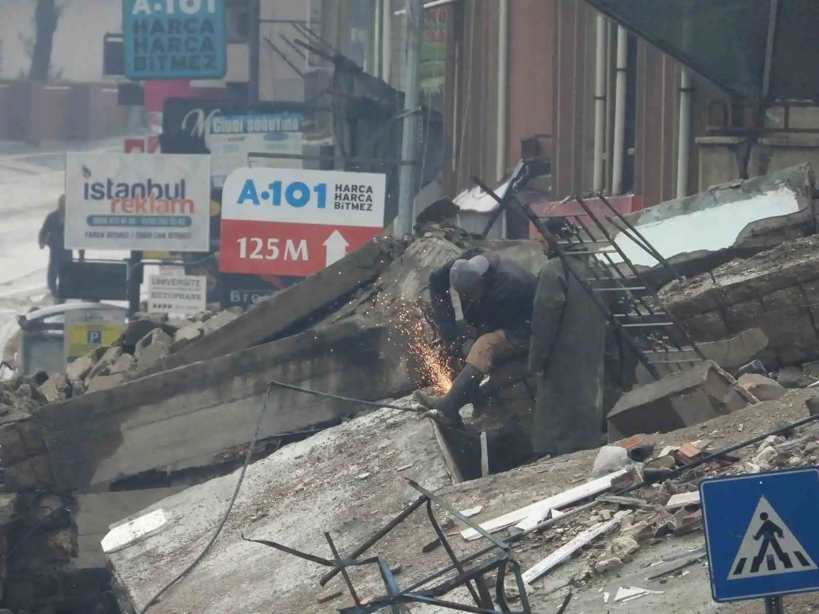 Hatay’da bir çocuk depremden 18 saat sonra sağ kurtarıldı