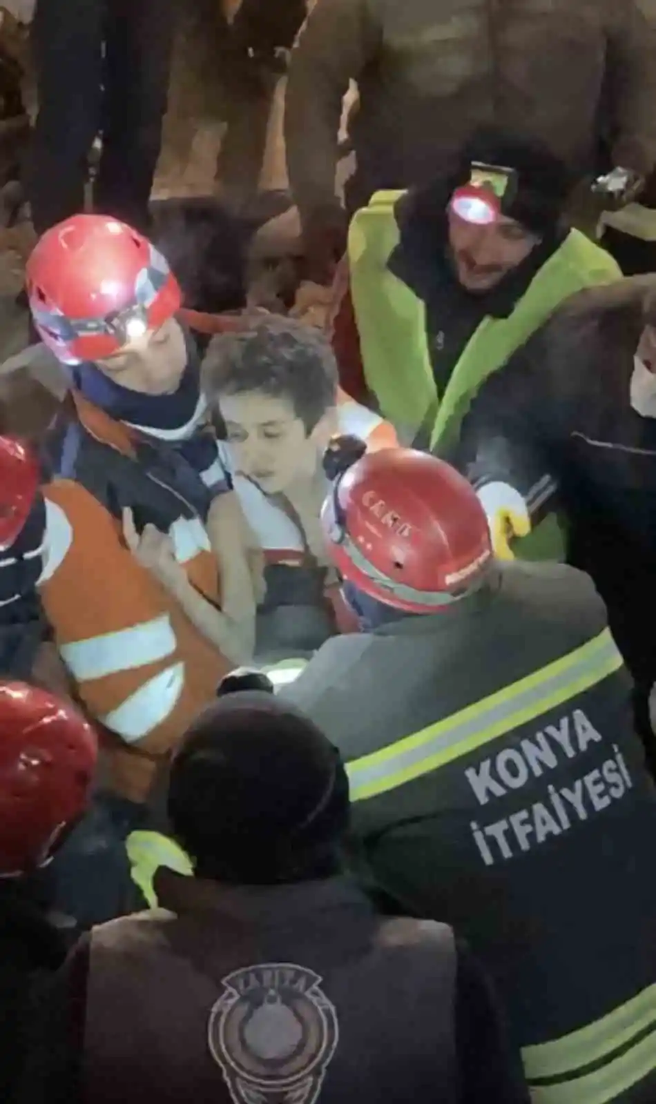 Hatay’da enkaz altındaki 7 yaşındaki Mustafa 163 saat sonra kurtarıldı
