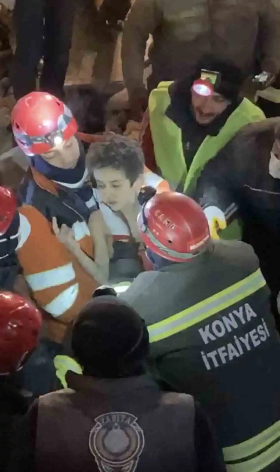 Hatay’da enkaz altındaki 7 yaşındaki Mustafa 163 saat sonra kurtarıldı