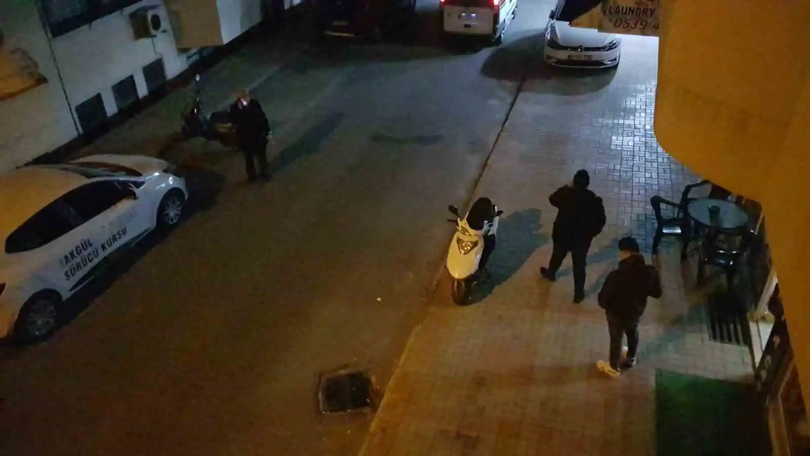 Hatay merkezli iki deprem Alanya’yı da sokağa döktü