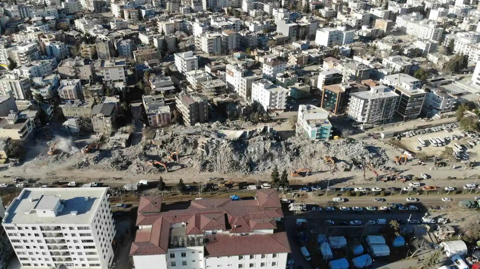 Havadan çekilen görüntüler Adıyaman’daki felaketin büyüklüğünü gözler önüne serdi
