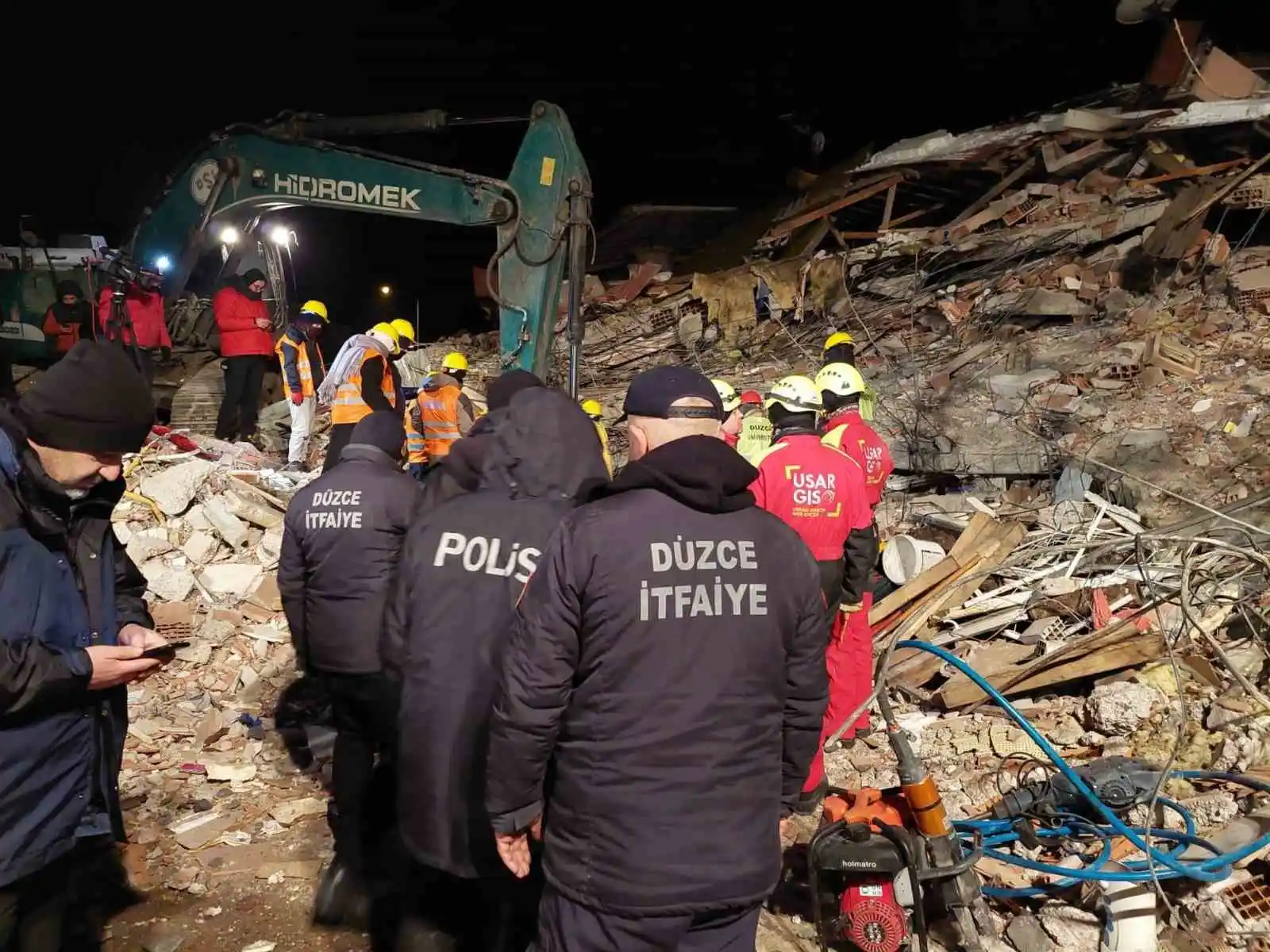 Hem kurtardılar hem de aldıkları ikramiyeleri bağışladılar