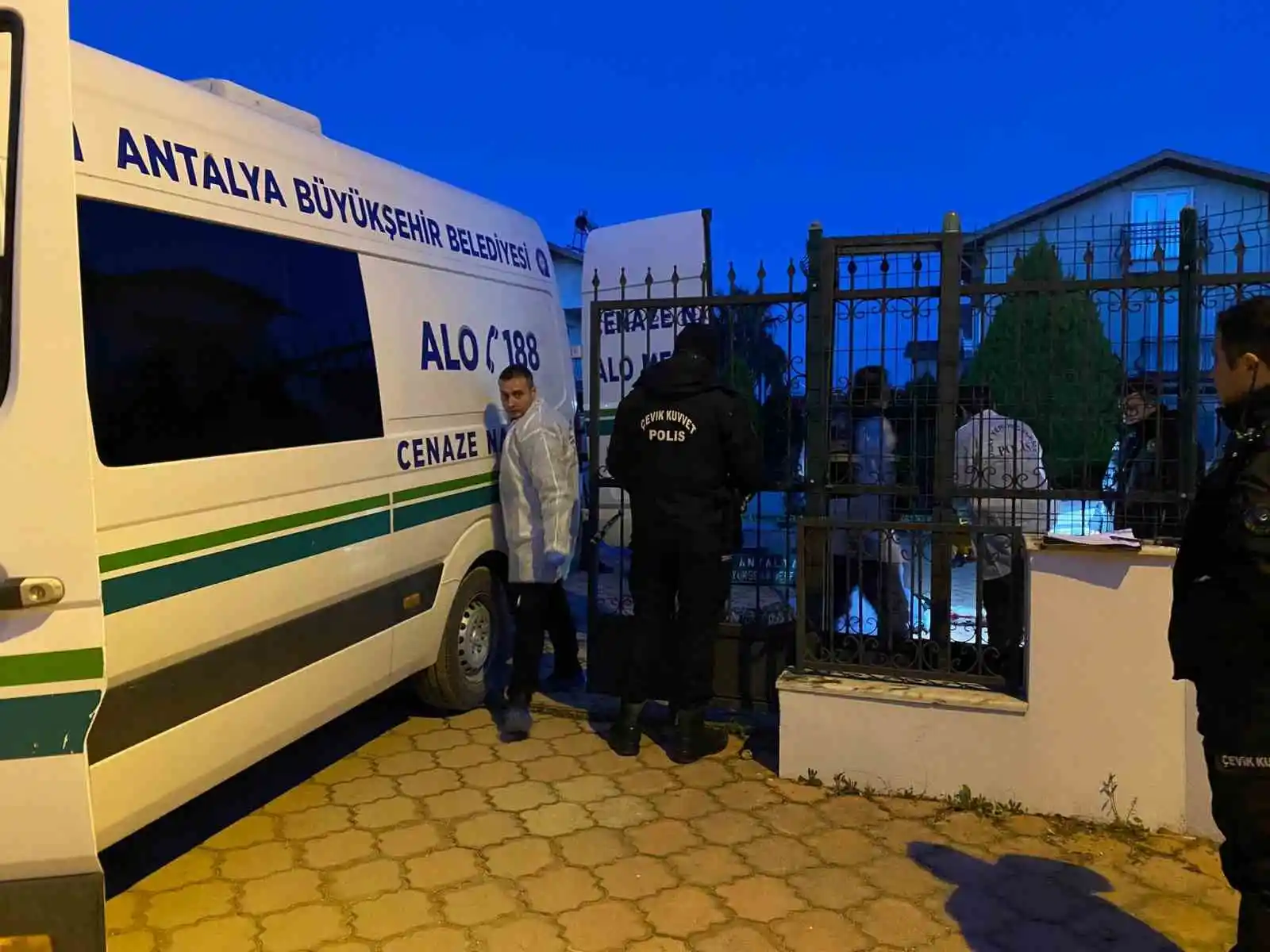 Husumetli olduğu aileyi kurşun yağmuruna tuttu: 1 ölü, 4 yaralı