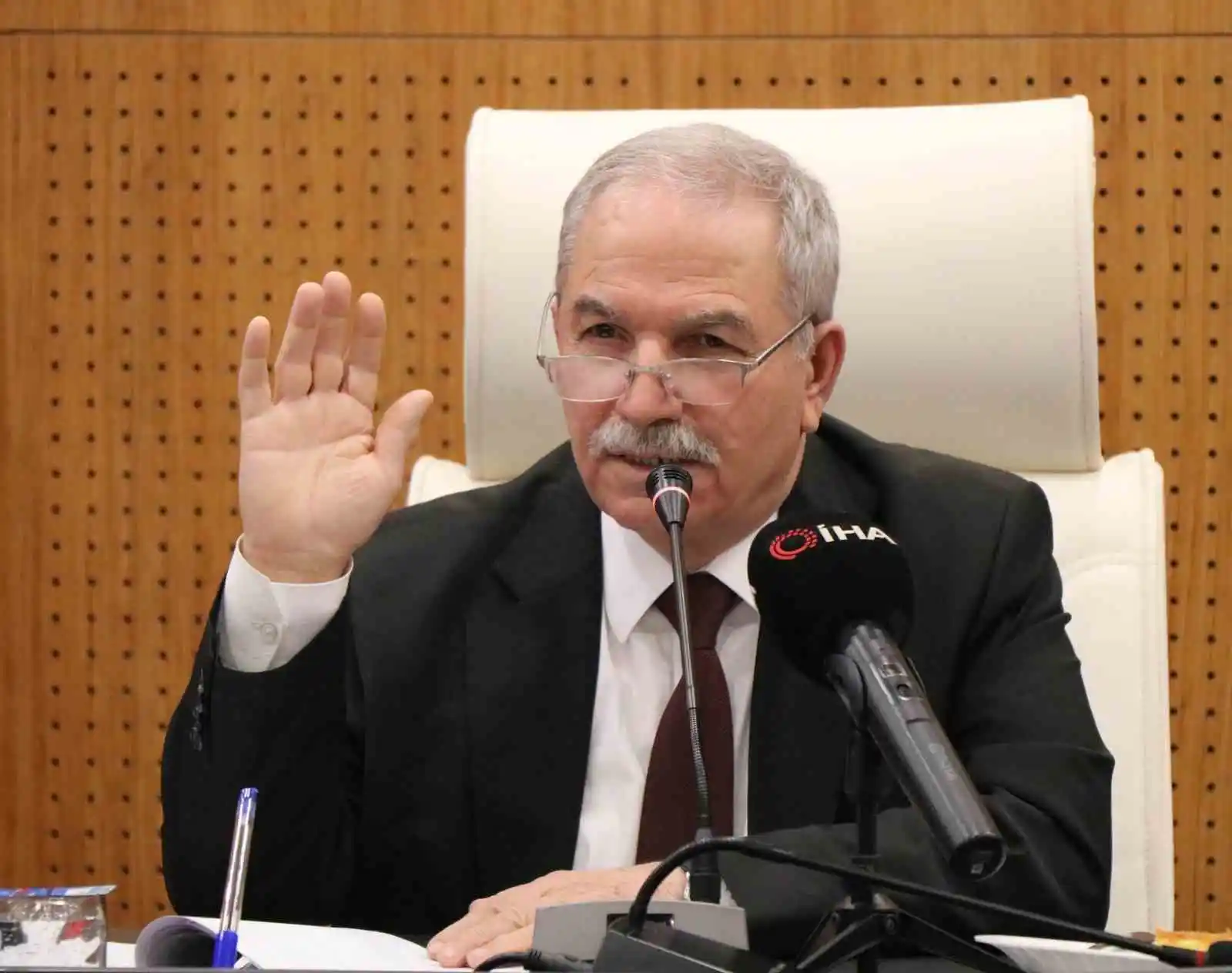 İlkadım meclisinden kredilere ‘onay’, arsa satışına ‘ret’