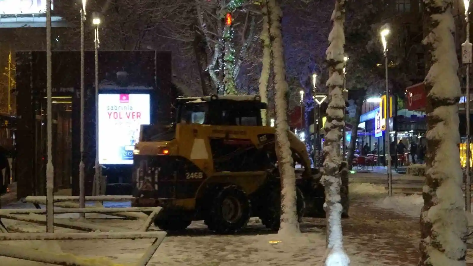 Isparta beyaza büründü, karın tadını vatandaşlar kar topu oynayarak çıkardı