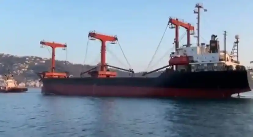 İstanbul Boğazı’nda kargo gemisi makine arızası yaptı
