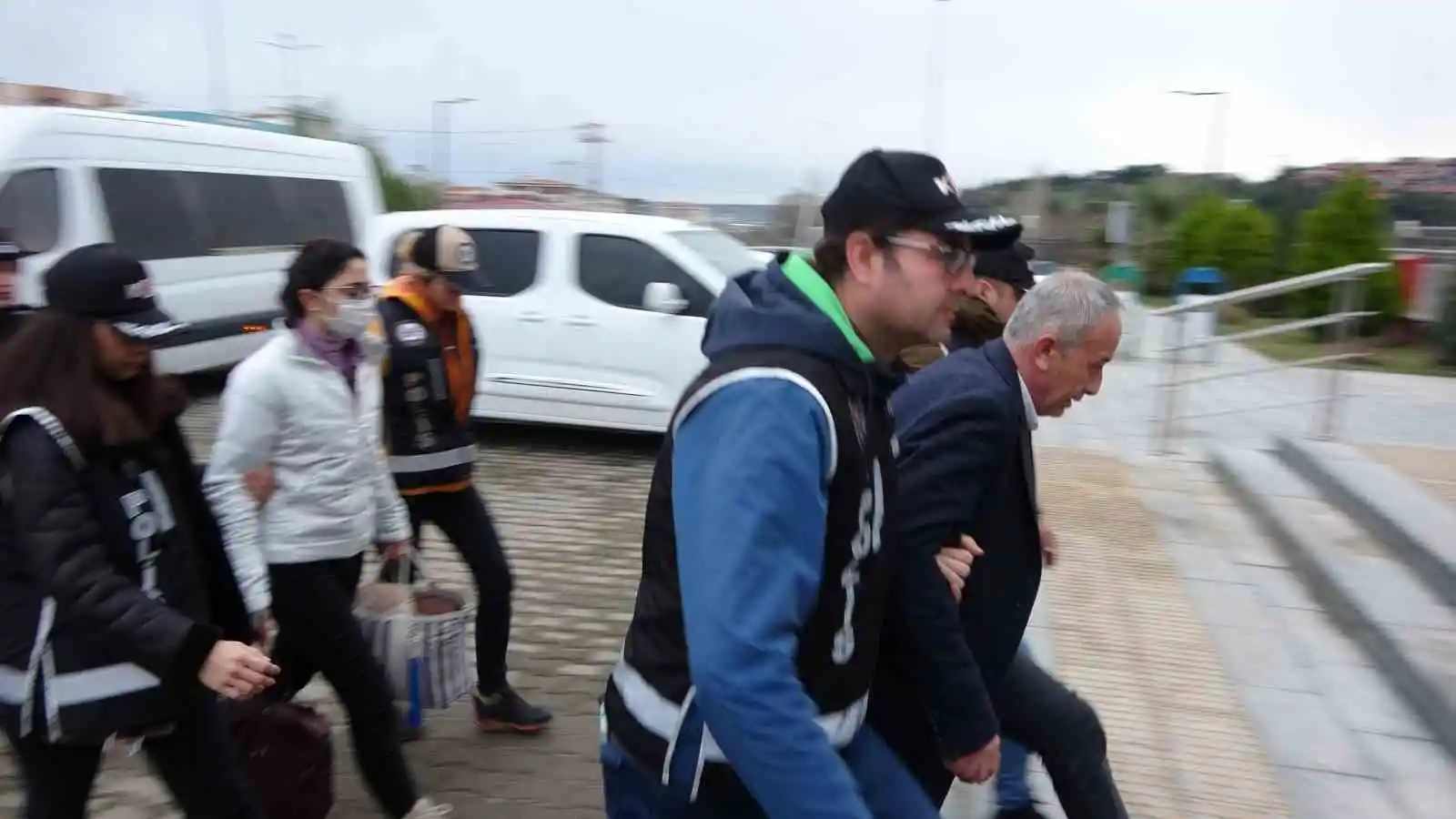İYİ Partili Gökçeada Belediye Başkanı Çetin adliyeye sevk edildi