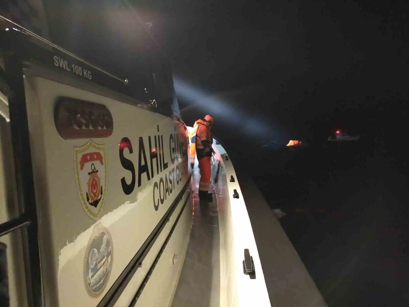 İzmir'de 81 göçmen kurtarıldı