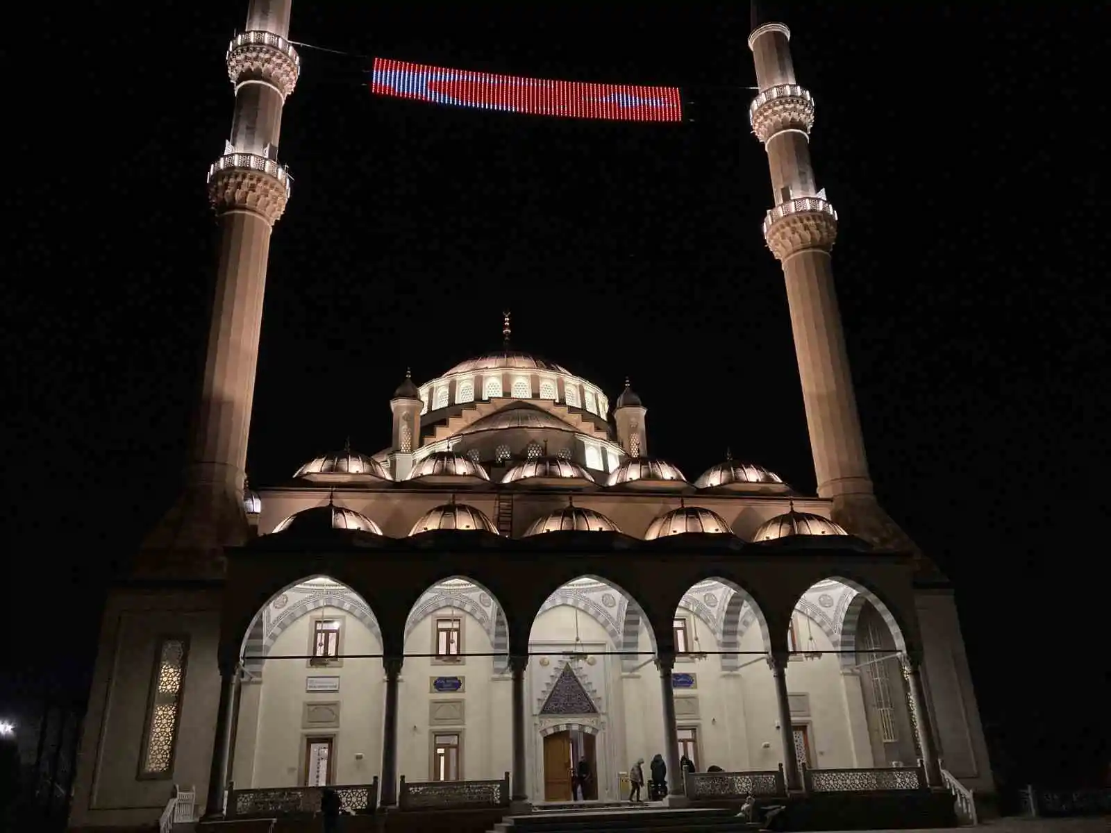 İzmir’de Miraç Kandili idrak edildi
