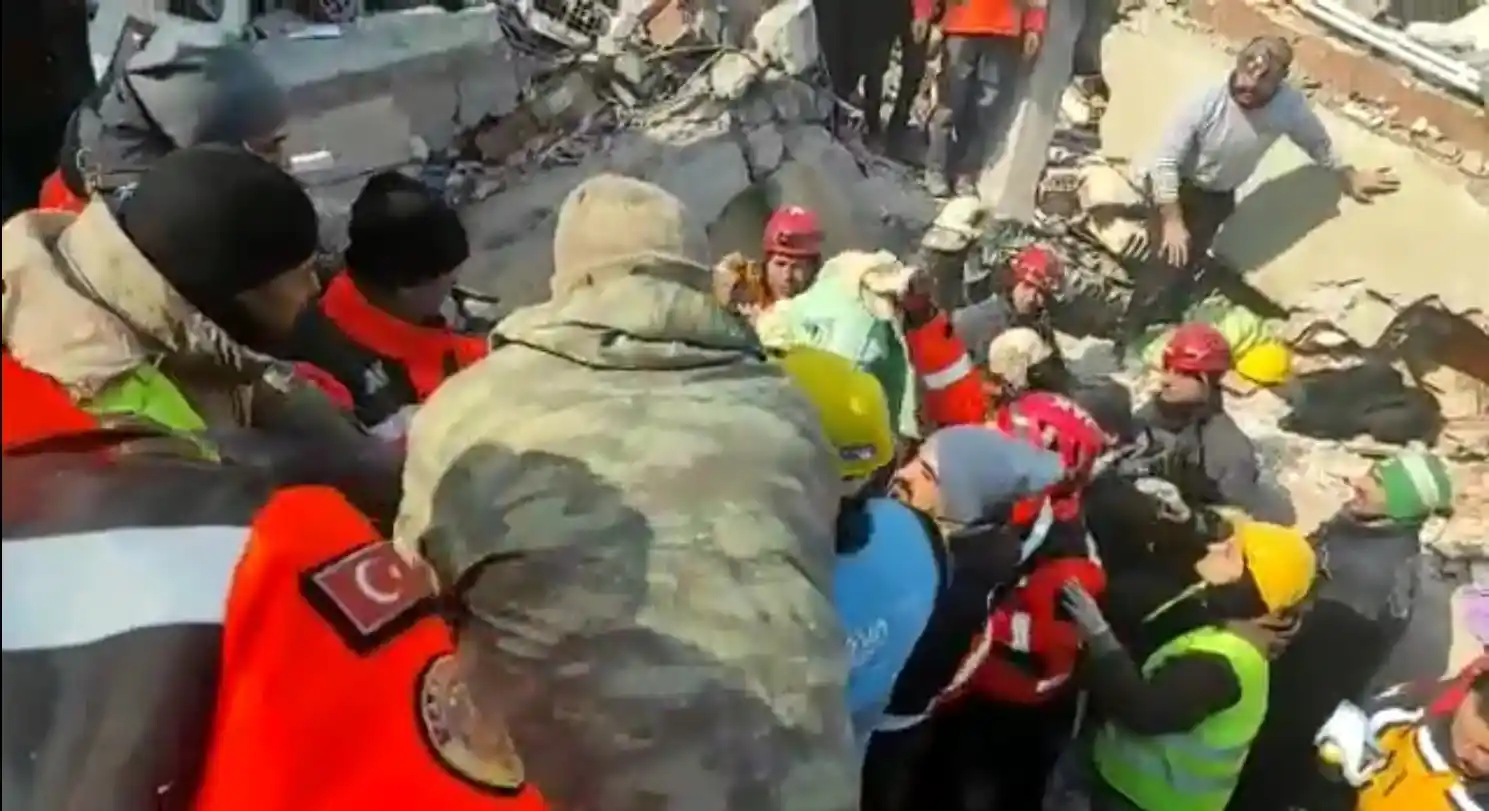 JAK ekiplerince 12 yaşındaki çocuk, 71 saat sonra kurtarıldı