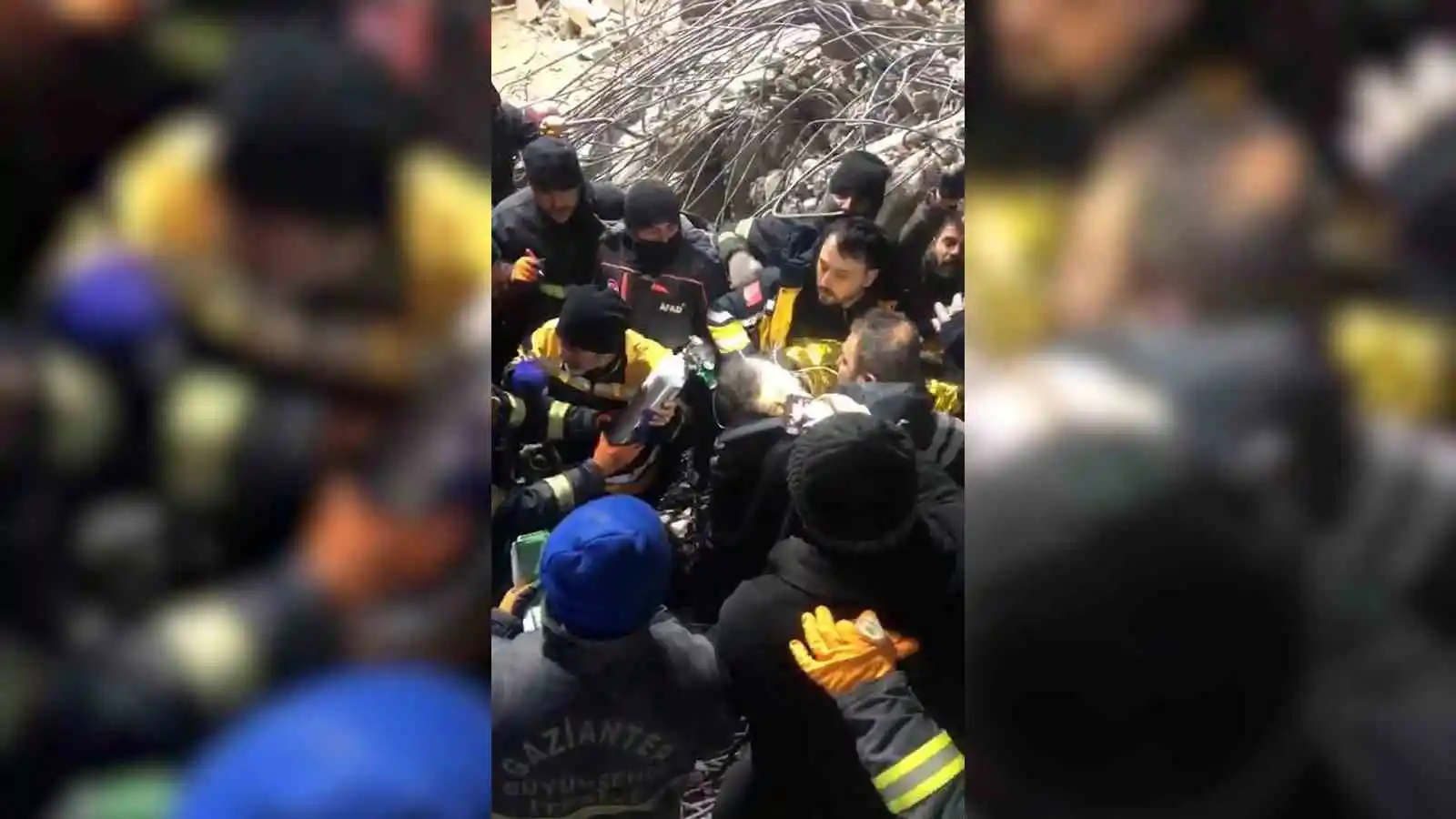 Jandarma 147’nci saatte minik Eylül’ü enkazdan sağ olarak çıkardı