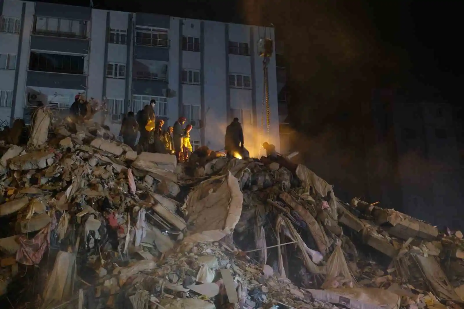 Kahramanmaraş merkezli olarak gerçekleşen deprem neticesinde Adana’da 109 kişi hayatını kaybetti, 1500 kişinin ise yaralı olduğu öğrenildi.