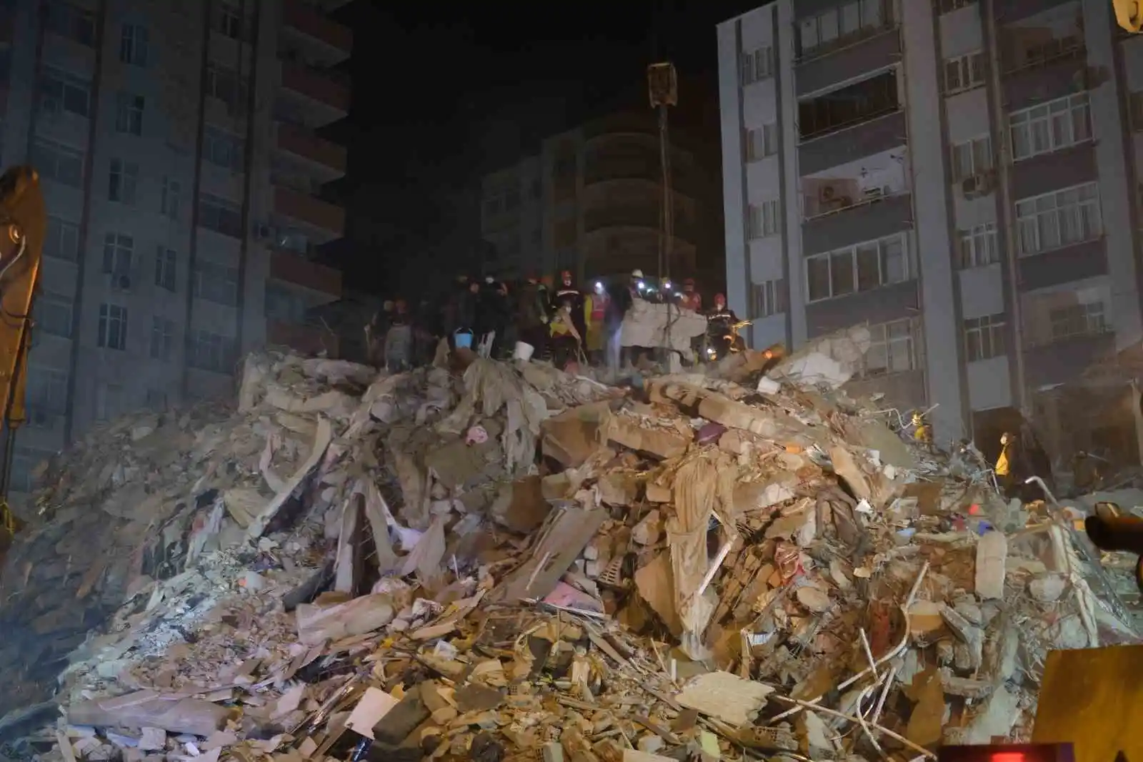 Kahramanmaraş merkezli olarak gerçekleşen deprem neticesinde Adana’da 109 kişi hayatını kaybetti, 1500 kişinin ise yaralı olduğu öğrenildi.