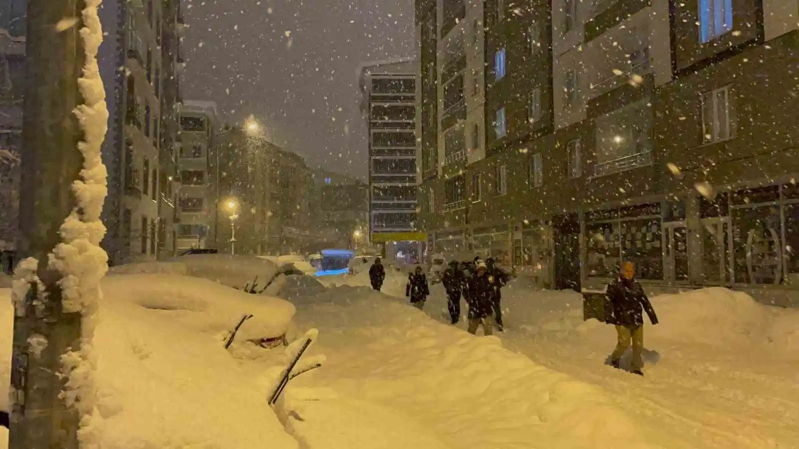Kahramanmaraş’taki deprem Bitlis’te de şiddetli bir şekilde hissedildi