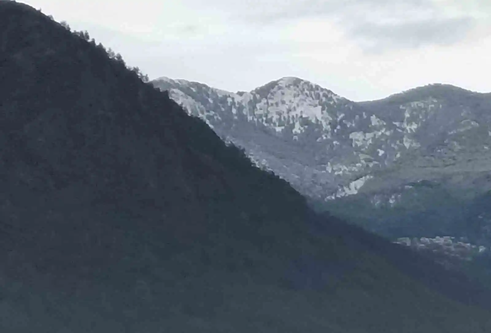 Kampçıların gözdesi Köyceğiz Sandras Dağı’nda kar etkili oldu
