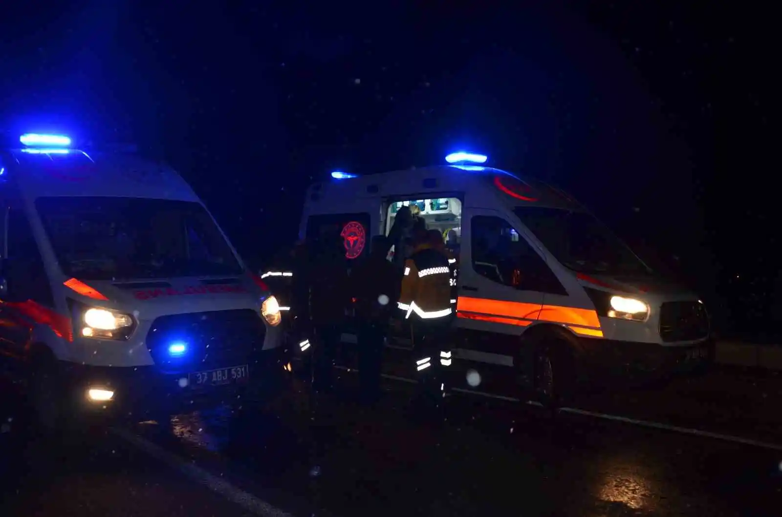Kastamonu’da yolcu otobüsü devrildi: 30 yaralı
