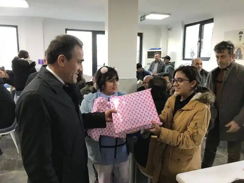 Kaymakam Memiş, depremzedeleri ziyaret etti