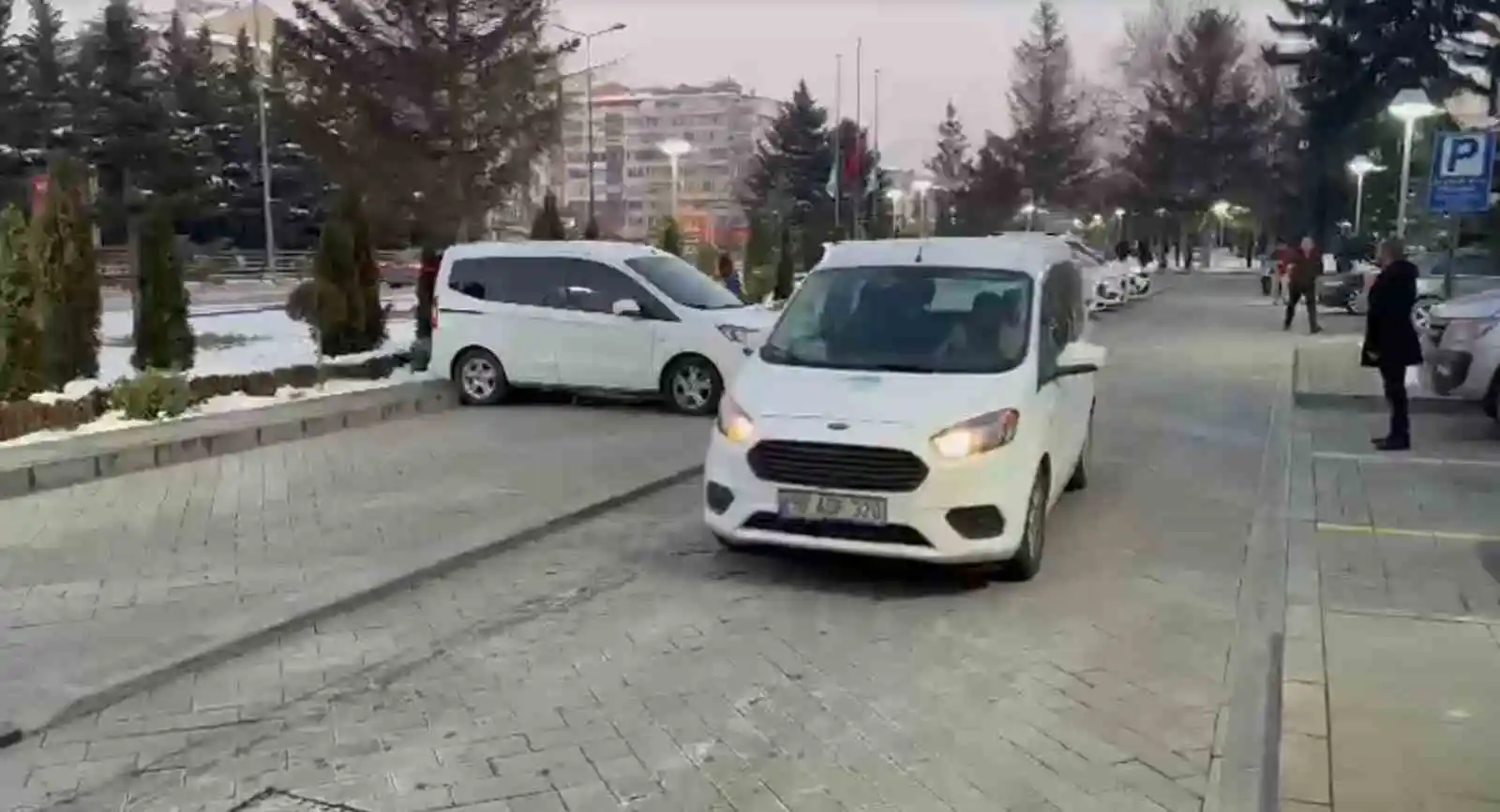 Kayseri Büyükşehir’den deprem bölgesine 10 araç desteği daha
