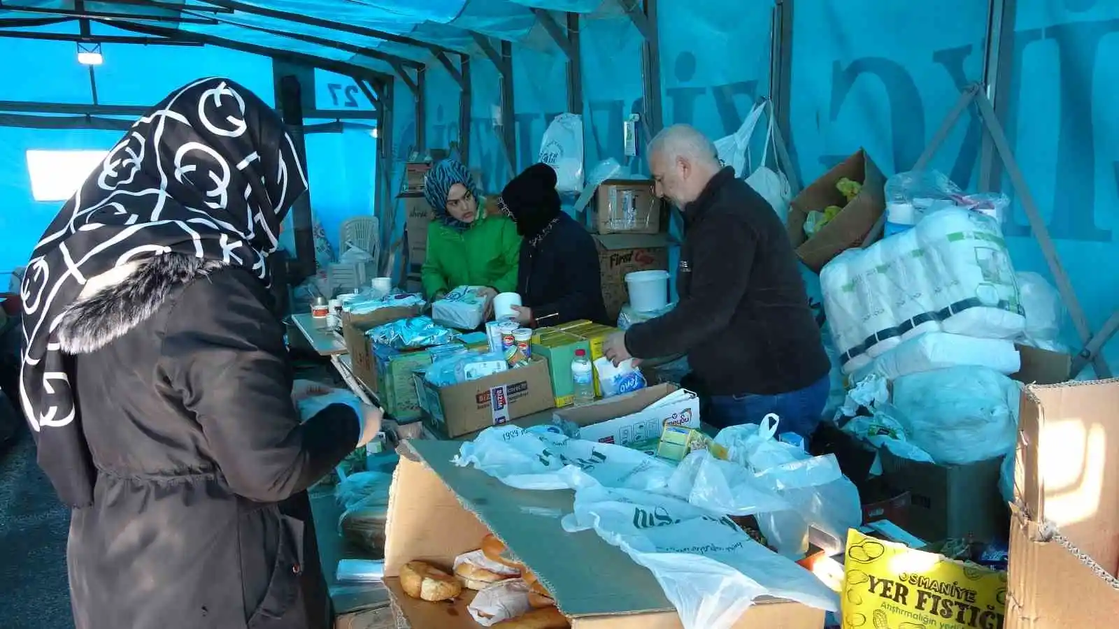 Kayseri’de depremzedeler sıcak çay ve çorba ile karşılanıyor
