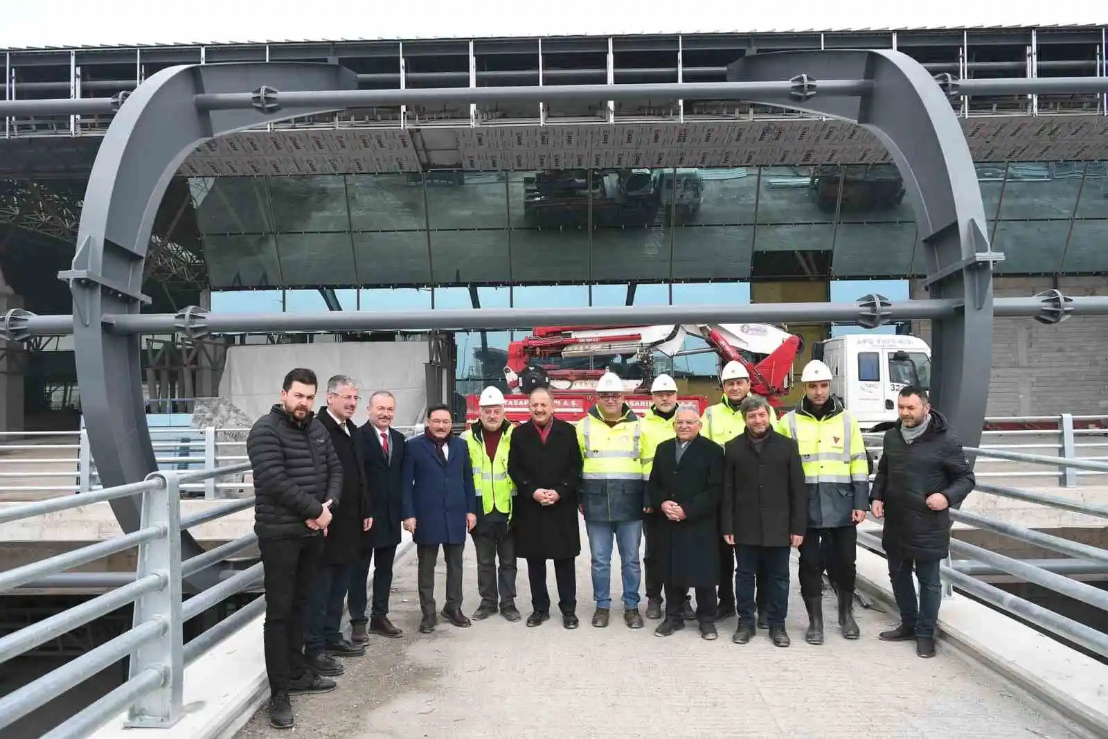 Kayseri protokolü Kayseri Havalimanı Yeni Terminal Binası Çalışmalarını Yerinde İnceledi
