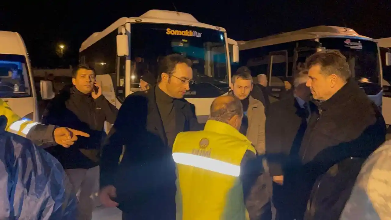 Kazma ve kürekle enkaz altındakilere umut oldular, o kahramanlar konuştu