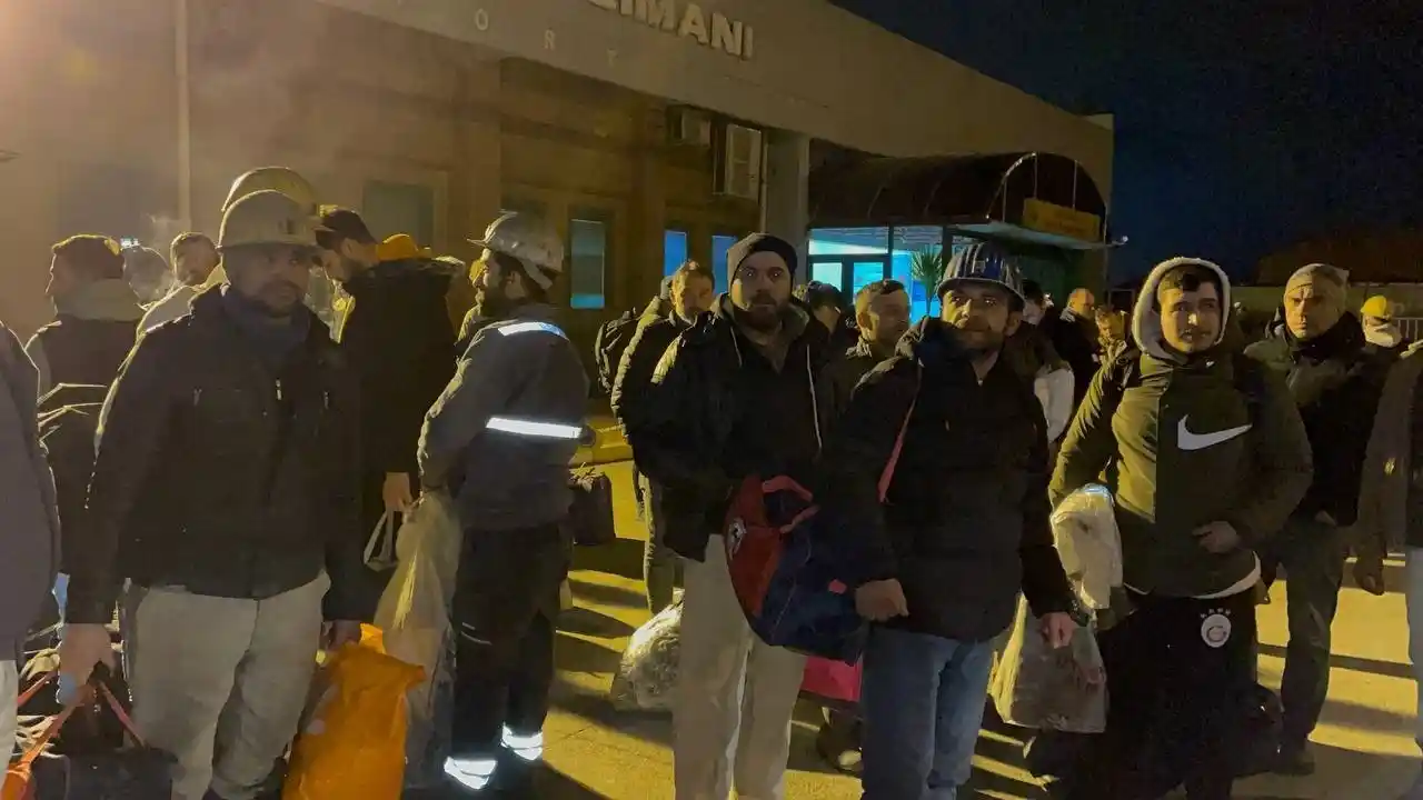 Kazma ve kürekle enkaz altındakilere umut oldular, o kahramanlar konuştu