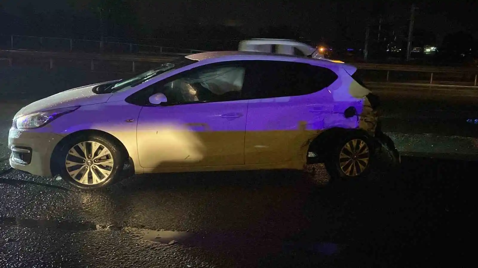 Kocaeli’de filim sahnelerini aratmayacak kovalamaca nefes kesti, 2 polis yaralandı