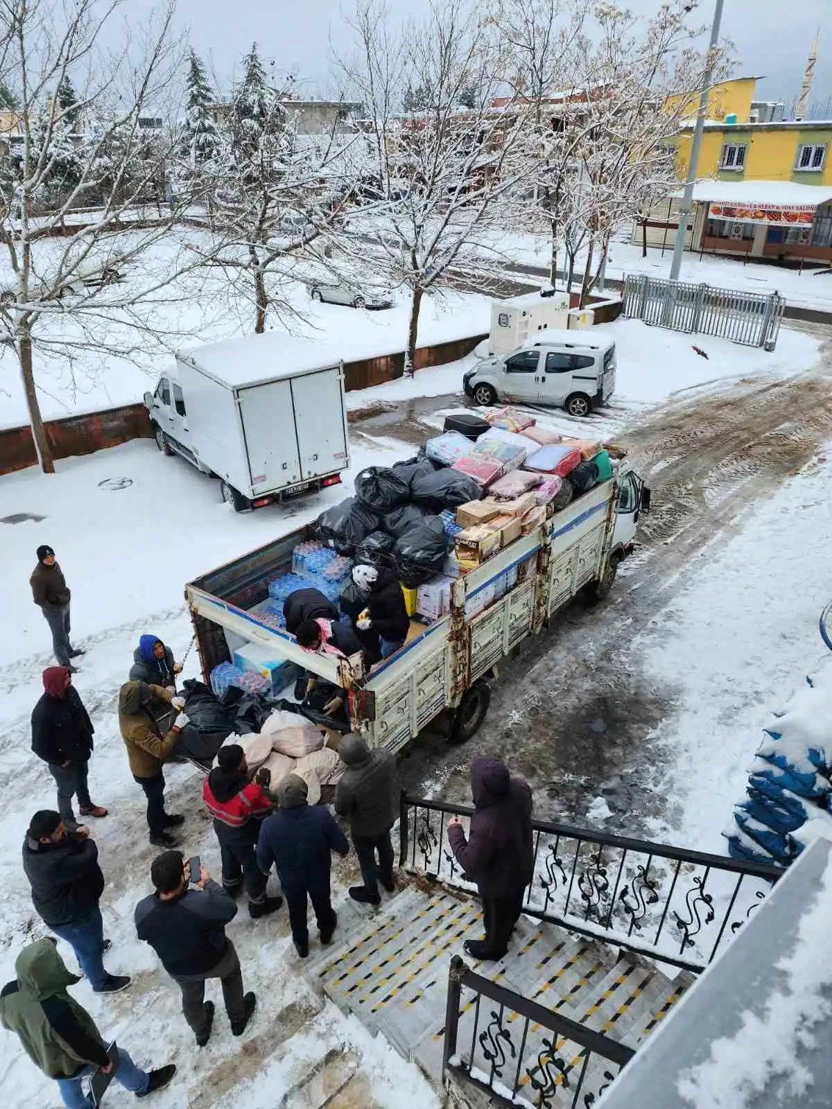 Kocaköylüler depremzedeler için seferber oldu
