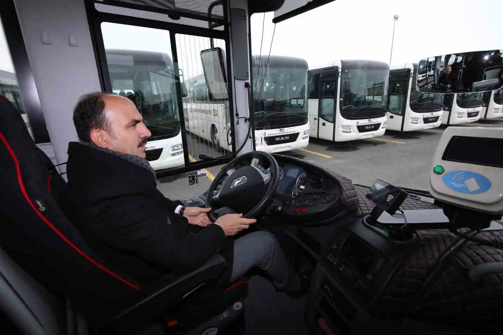 Konya Büyükşehir otobüs filosu 20 yeni otobüsle daha güçlendi
