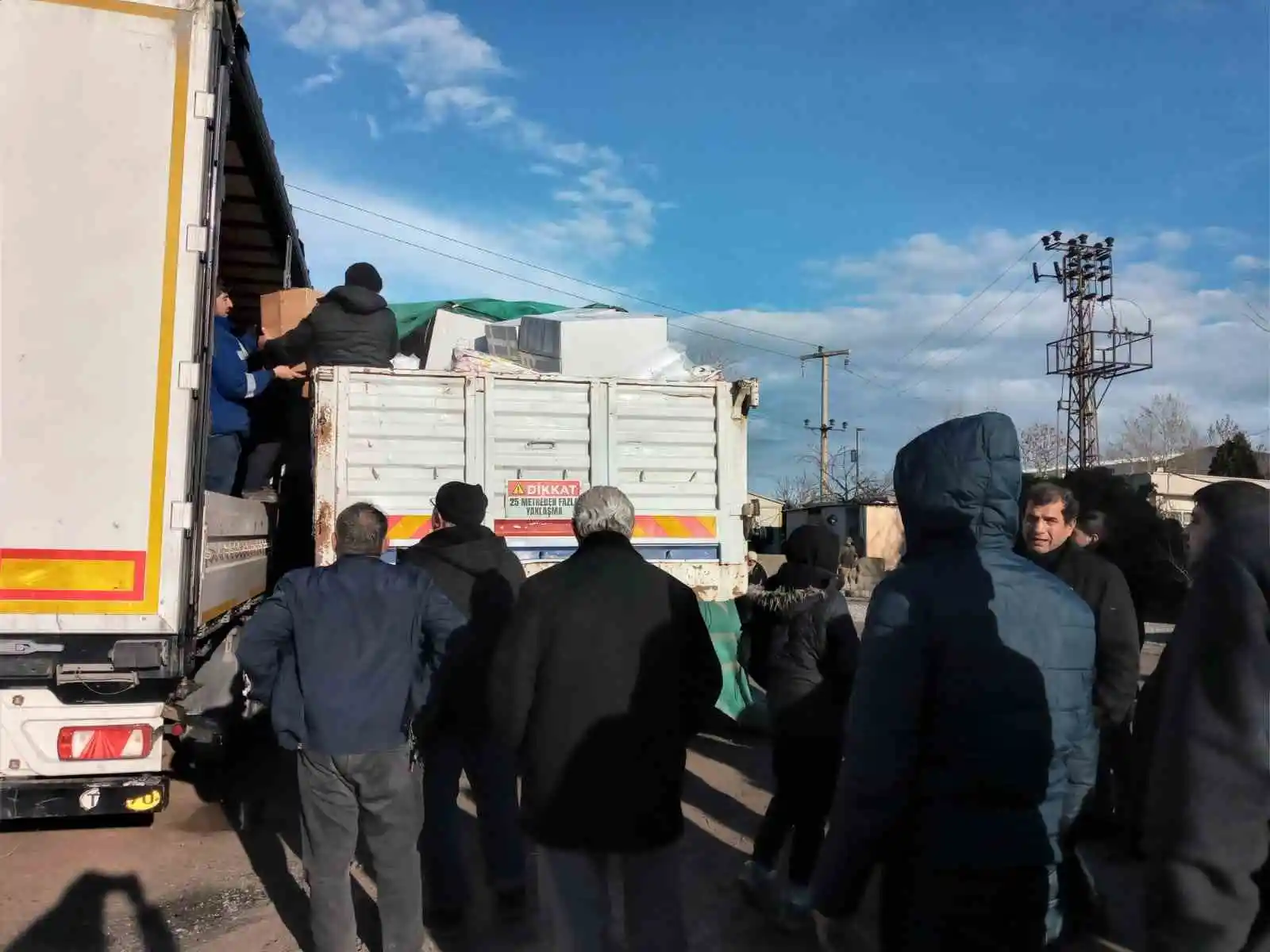 Küçük Lina’nın duygulandıran hediyesi, depremzede Beste’ye ulaştı