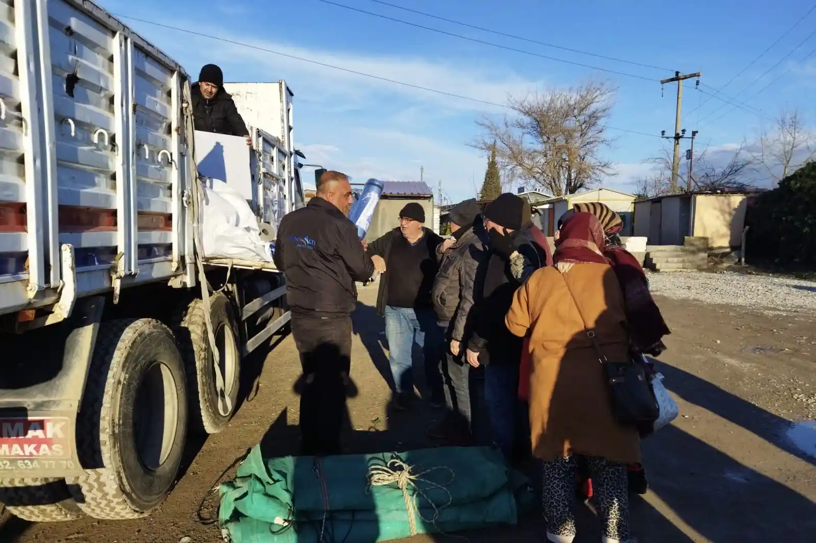 Küçük Lina’nın duygulandıran hediyesi, depremzede Beste’ye ulaştı
